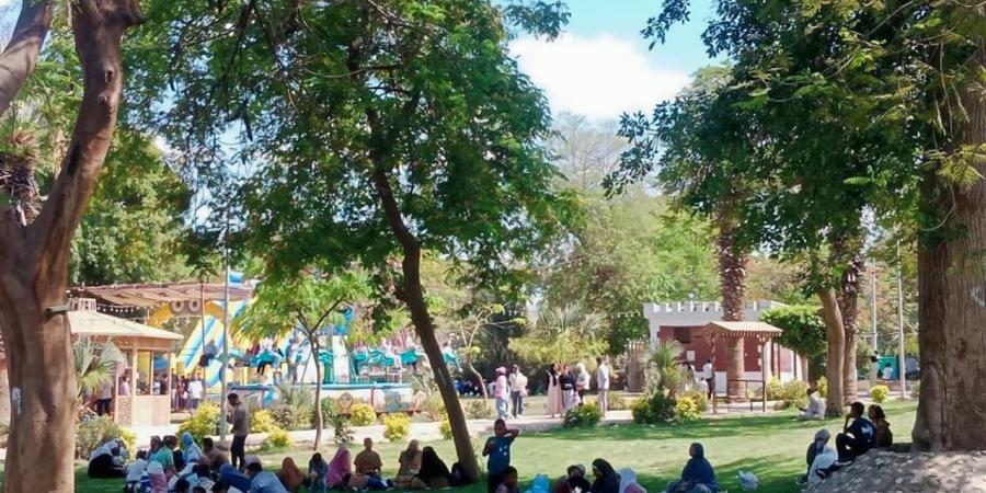 أهالي الغربية يواصلون احتفالات عيد الأضحي بالإقبال على الحدائق والمتنزهات العامة