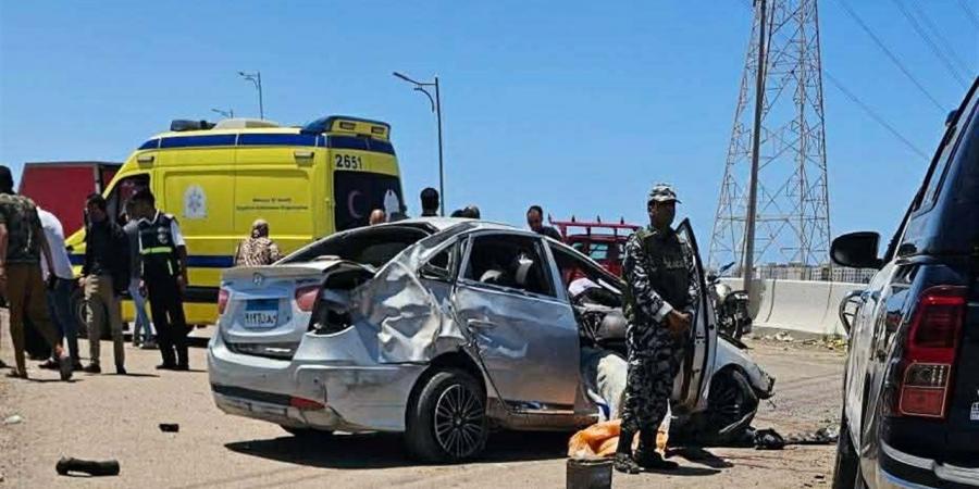 مصرع وإصابة 4 أشخاص في انقلاب سيارة غرب الإسكندرية