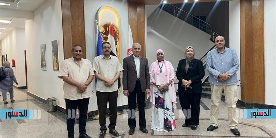 رئيس جامعة أسوان يشارك في احتفالية مكتبة مصر العامة بأسوان
