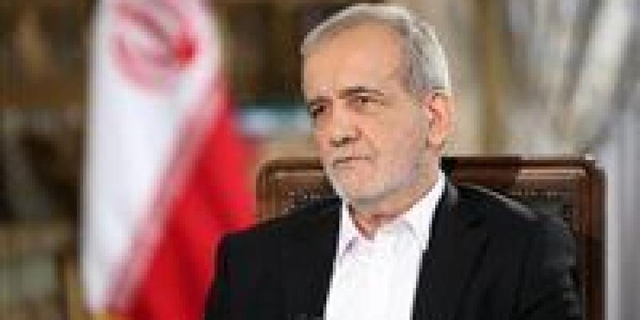 الرئيس الإيراني يبلغ اليابان استعداد طهران لتسهيل الملاحة في مضيق هرمز