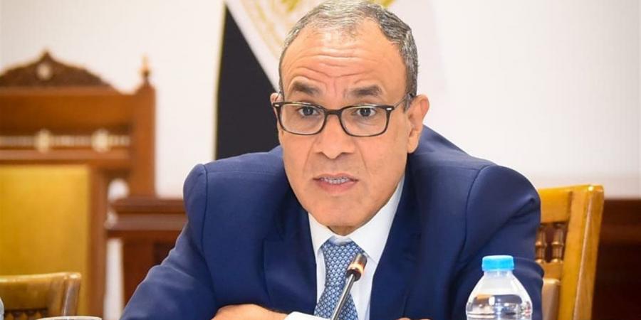 وزير الخارجية يؤكد لنظيره الصومالي أهمية الإسراع بالإفراج عن البحارة المصريين المختطفين وضمان سلامتهم