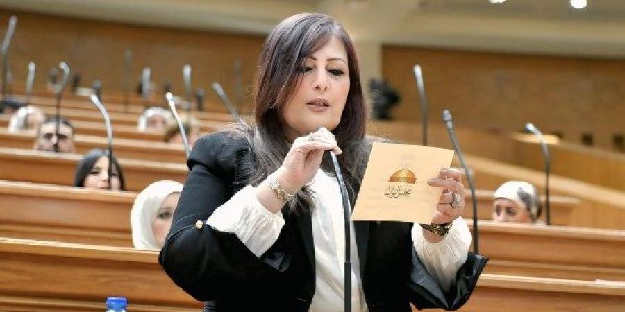 إليزابيث شاكر لـ تحيا مصر: مواجهة الإيبولا تتطلب إجراءات وقائية صارمة دون إثارة الذعر