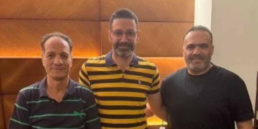 أحمد خطاب يوقـع على عقـود تدريبه لنادى غزل المحلة لمدة موسم