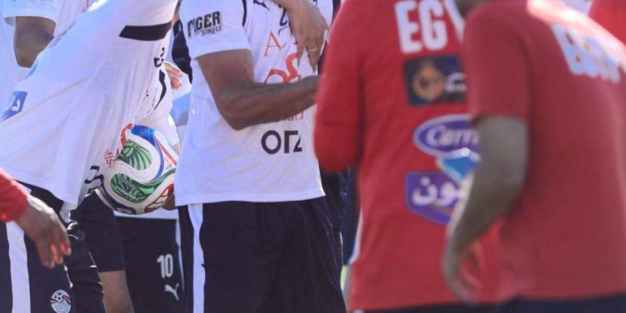 منتخب مصر مكتمل الصفوف استعدادًا لودية البرازيل.. وممر شرفي لمرموش (صور)