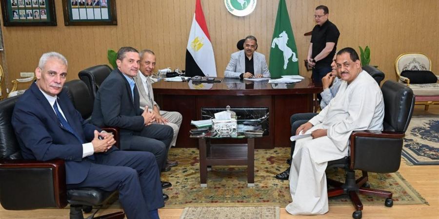 محافظ الشرقية يلتقي أعضاء مجلسي النواب والشيوخ لبحث سبل التعاون