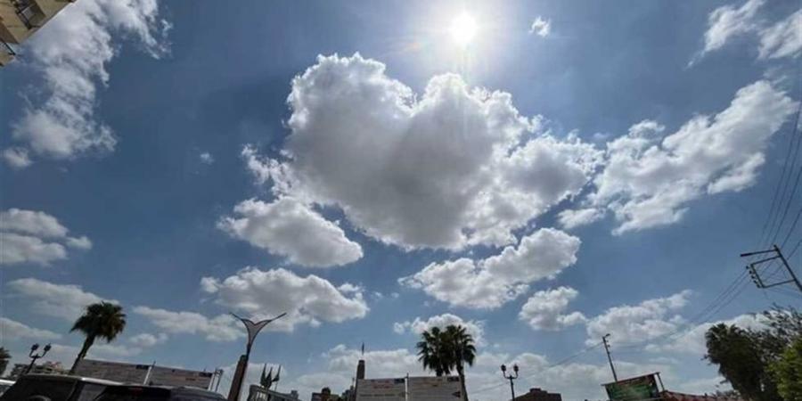 "الأرصاد" تحذر من أجواء شديدة الحرارة وفرص لأمطار رعدية على الوادي الجديد غدًا