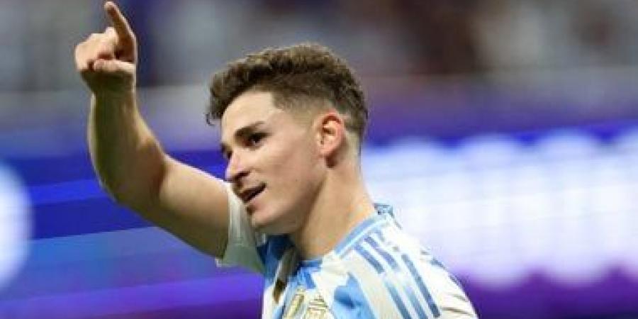 أتلتيكو مدريد يفضل بيع ألفاريز لباريس سان جيرمان بدلاً من برشلونة