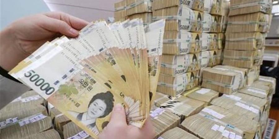 تراجع عملة كوريا الجنوبية إلى أدنى مستوى لها أمام الدولار منذ 17 عاما