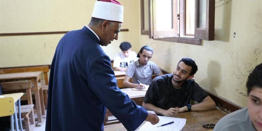 شيخ الأزهر يوجه بتسخير جميع الإمكانات البشرية والفنية لإنجاح امتحانات الثانوية
