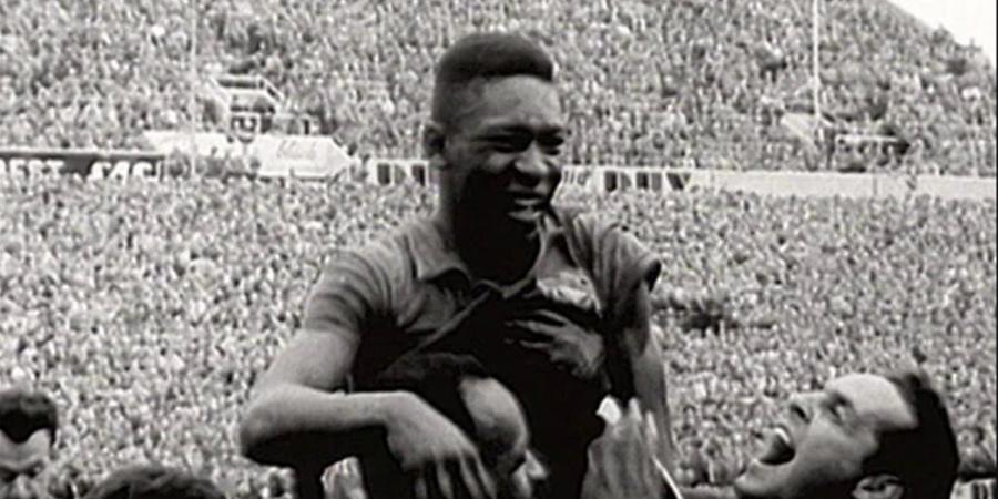 حكايات مونديالية.. بيليه يظهر لأول مرة في كأس العالم 1958 وياشين يبتكر القفازات السوداء