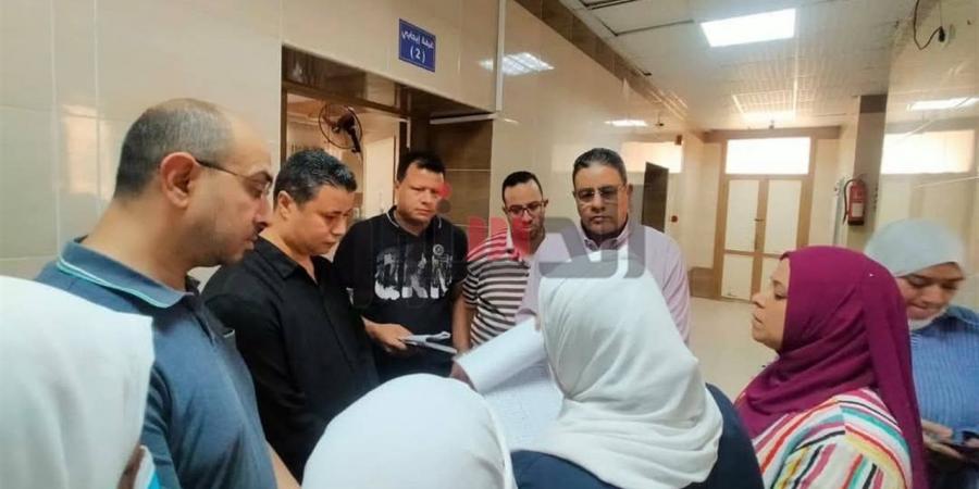 وكيل وزارة الصحة بالمنوفية يفاجئ مستشفى تلا المركزي بجولة تفقدية