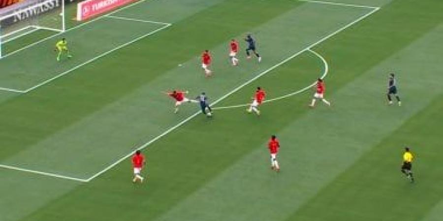 كلاكيت تانى مرة.. شوبير ينقذ مرمى منتخب مصر من هدف محقق للبرازيل