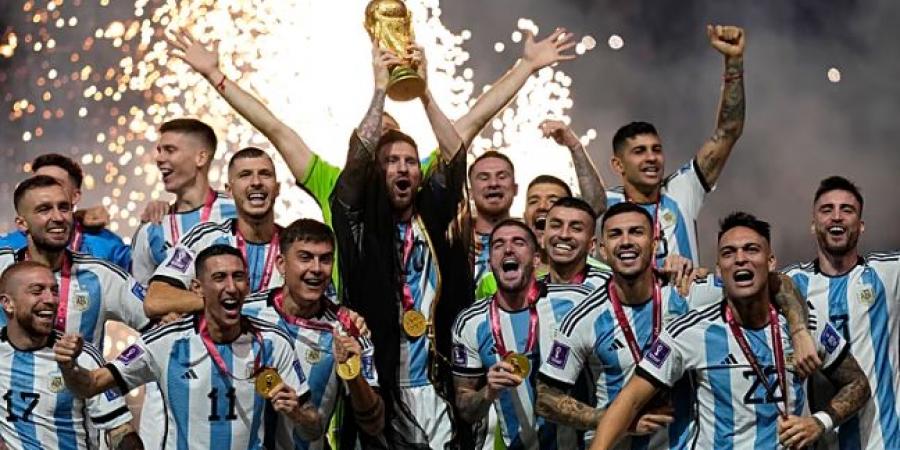 كأس العالم.. حكاية بطولة صنعت مجد كرة القدم من 13 منتخبًا إلى 48 فريقًا