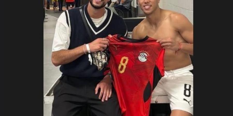 إمام عاشور ينشر صورة مع وسام أبو علي من أمريكا ويعلق: شقيقي..فيديو