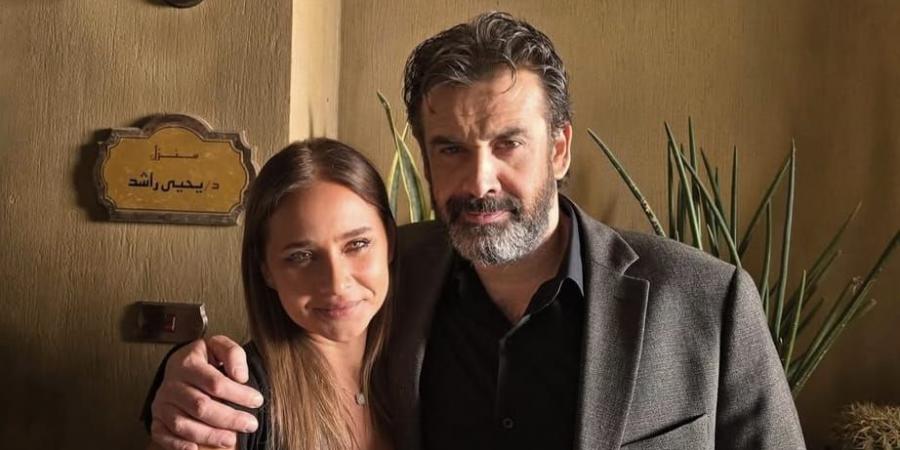 من أمام منزل يحيى راشد.. الصورة الأولى لـ كريم عبد العزيز ونيللي كريم من كواليس فيلم الفيل الازرق 3