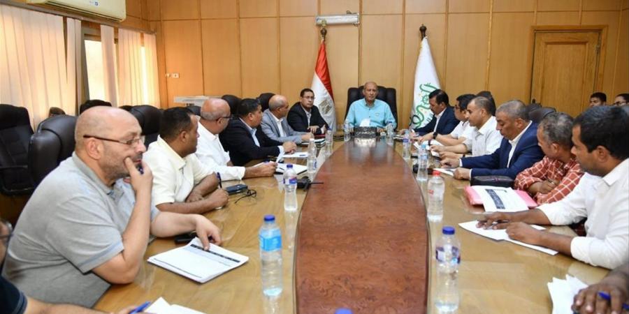 سكرتير عام الفيوم يتابع نسب الإنجاز بملفي التقنين والتصالح ويشدد على إنهاء الطلبات المعلقة