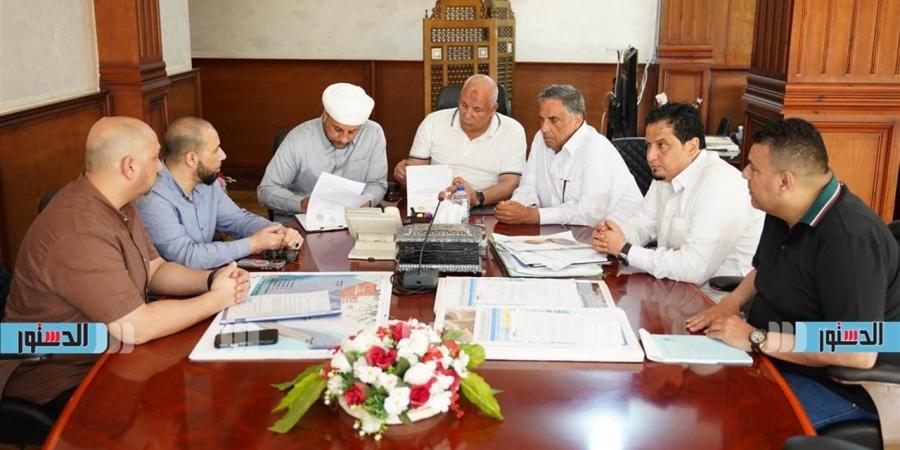 إنشاء أول وكالة للخضار والفاكهة وأخرى لبيع السيارات بمطروح