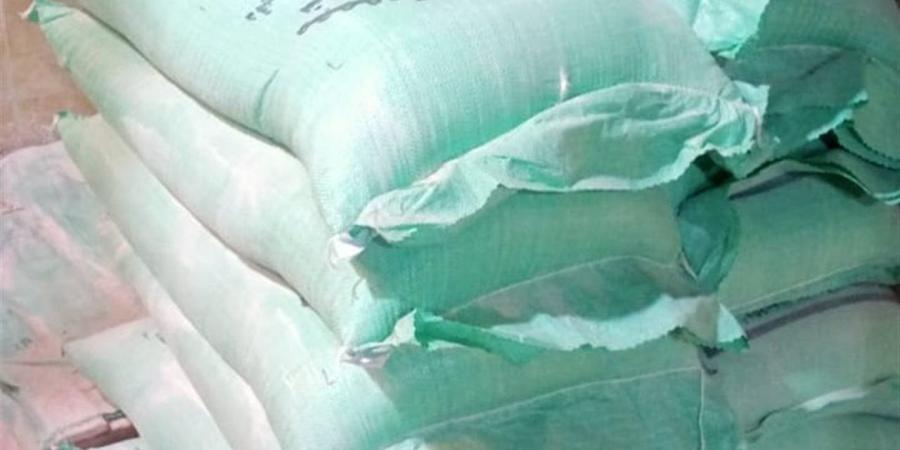 ضبط 49 شيكارة دقيق بلدي مدعم و827 علبة سجائر مهربة بالغربية