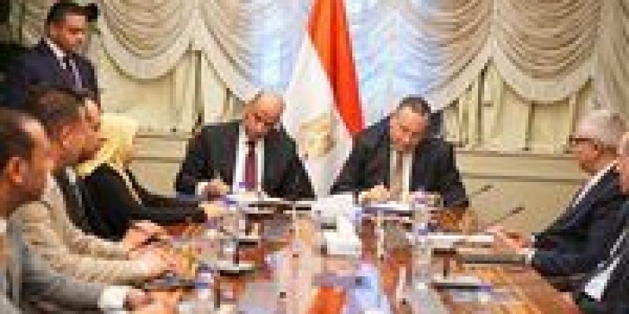 التعليم العالي والعمل يوقعان بروتوكولًا لإعداد كوادر متخصصة في السلامة المهنية والموارد البشرية