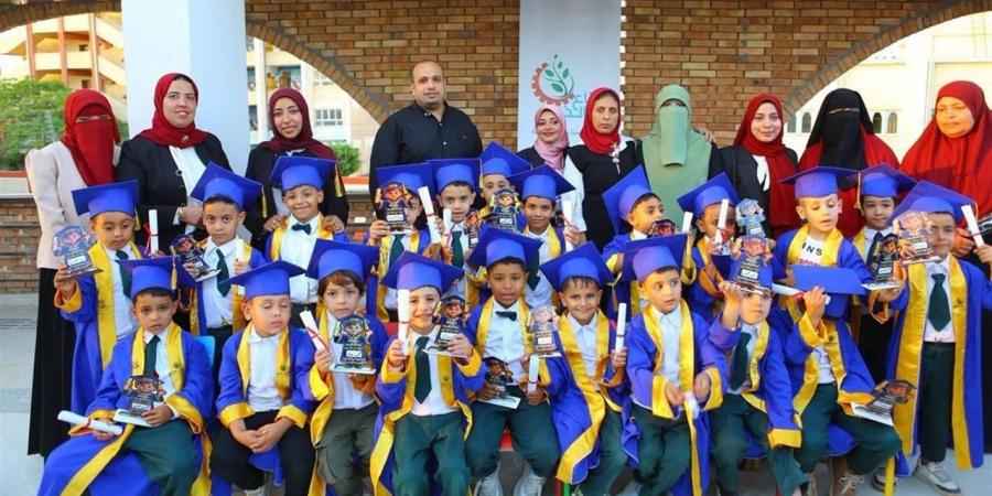 صناع الخير تحتفل بتخريج أطفال KG2 بمركز تنمية الأسرة والطفل بدمسنا في البحيرة