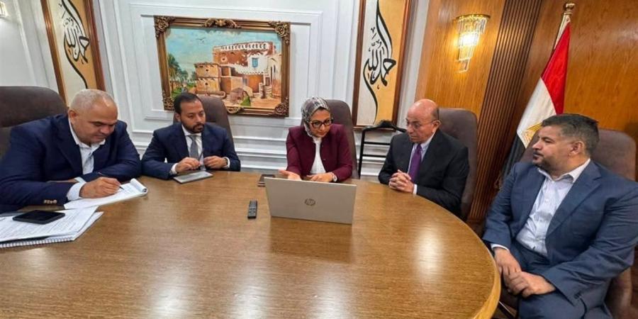 محافظ الوادي الجديد تبحث مجالات التعاون المشترك مع إحدي الشركات الزراعية