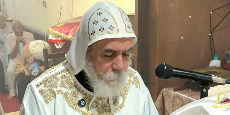 إصابة الأنبا كاراس أسقف مطروح والخمس مدن الغربية إثر حادث سيارة