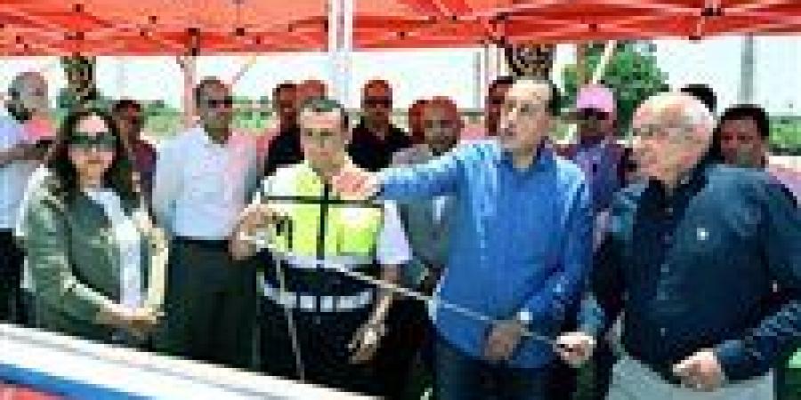 رئيس الوزراء يتفقد مواقع العمل بمشروع رفع كفاءة وتطوير الطريق الدولي الساحلي