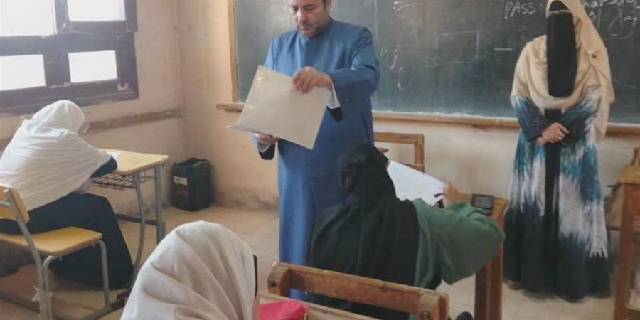 رئيس "المنيا الأزهرية" يتفقد لجان العدوة