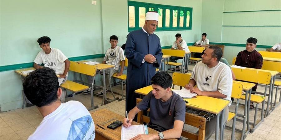 الثانوية الأزهرية: انتظام امتحان اللغة الأجنبية الأولى للقسم الأدبي بمختلف لجان الجمهورية