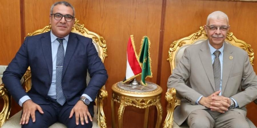 رئيس جامعة المنوفية يبحث تعزيز التعاون مع الملحق الثقافي والتعليمي المصري بالسعودية