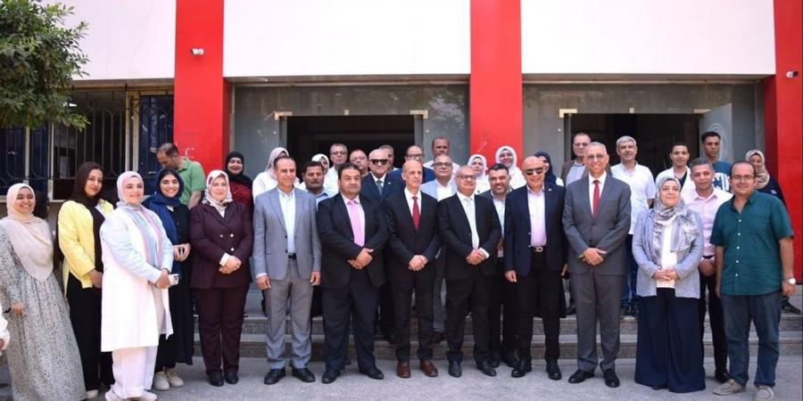 رئيس جامعة بني سويف يفتتح تطوير قسمي الصدرية وجراحة الأوعية الدموية