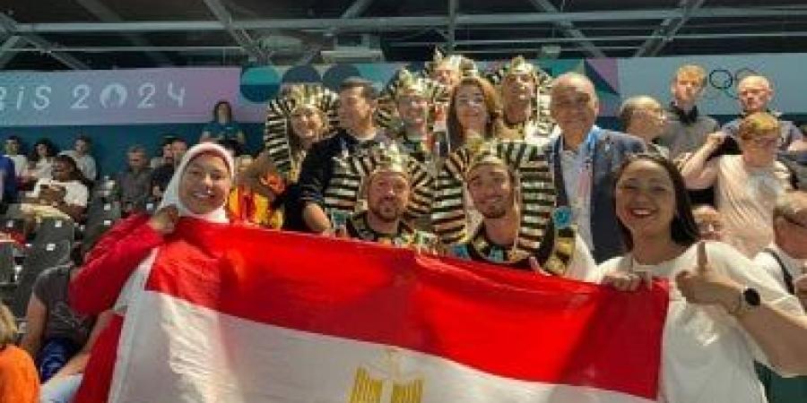 شاهد.. توافد الجماهير المصرية على ملعب مباراة مصر وبلجيكا فى كأس العالم