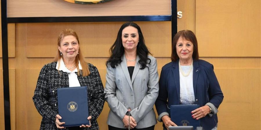 وزيرة التضامن تشهد توقيع عقود تمويل لمشروعات متناهية الصغر
