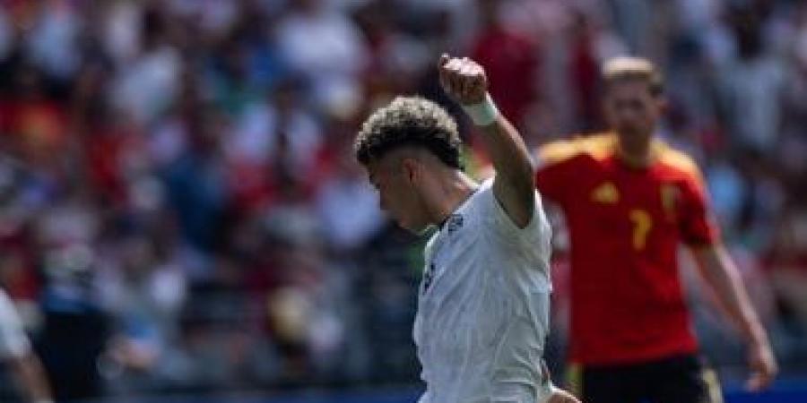 إمام عاشور رابع لاعب يُسجل لمنتخب مصر فى تاريخ كأس العالم