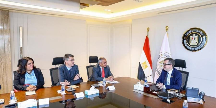 الحكومة تبدأ رسم ملامح "رؤية مصر 2040" وبرنامج اقتصادي يمتد حتى 5 سنوات