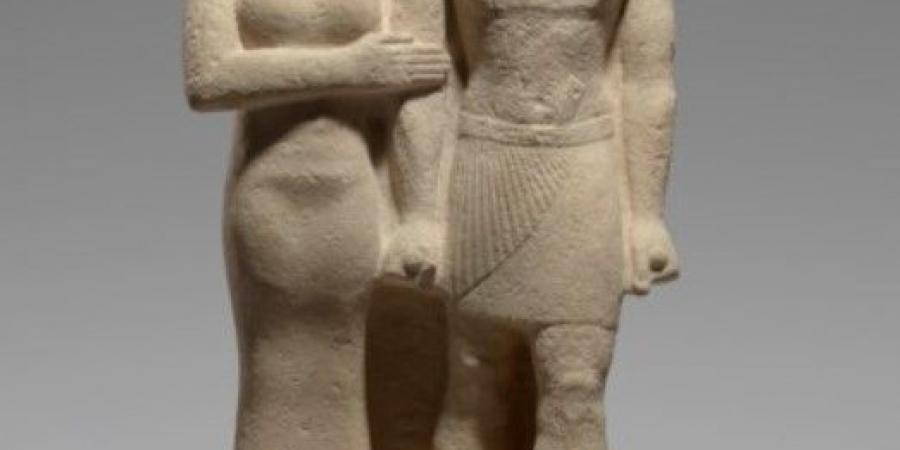 عرض تمثالين مصريين من الحجر الجيرى للبيع بـ8 ملايين دولار بمزاد لندن