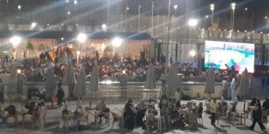 الجماهير المصرية تحتشد في مركز شباب الجزيرة 2 لمتابعة مباراة مصر وبلجيكا