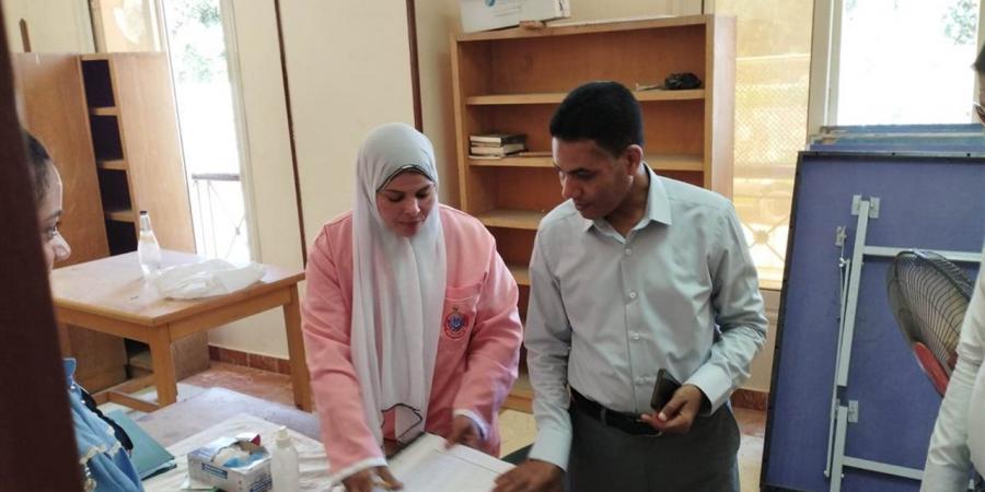 وكيل "صحة الأقصر" يتفقد القافلة الطبية العلاجية بمركز شباب الرزيقات بحري