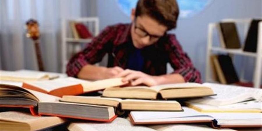 كيف تحافظ على صحة عينك مع ساعات المذاكرة الطويلة؟