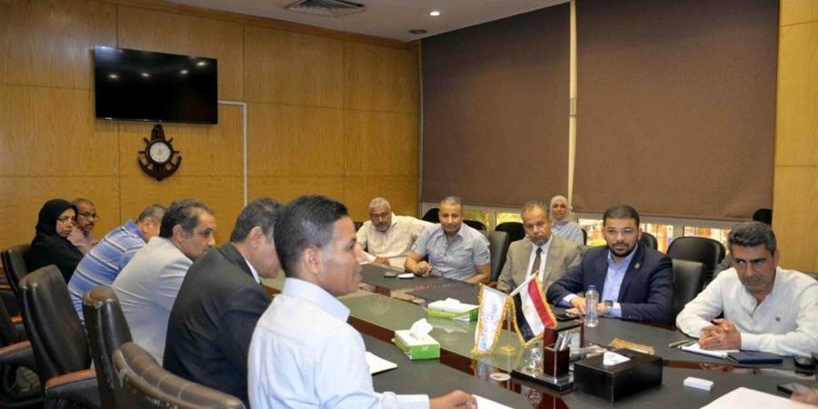 سكرتير عام محافظة الأقصر يترأس اجتماعًا تنسيقيًا استعدادًا للاحتفال باليوم العالمي للتبرع بالدم