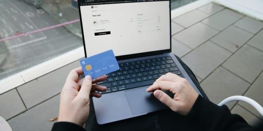 متاجر إلكترونية وهمية فى كوريا الجنوبية تمنح متعة التسوق دون إنفاق المال