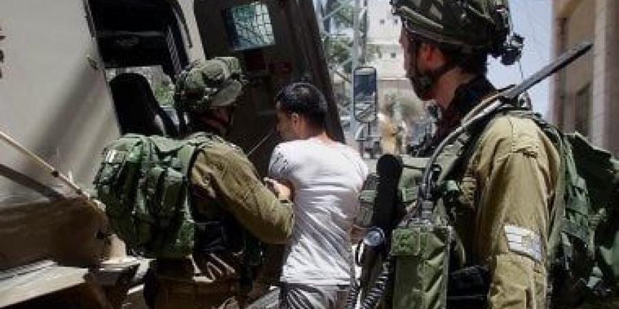 الاحتلال الإسرائيلي يشن حملة اقتحامات واعتقالات في مناطق متفرقة بالضفة الغربية