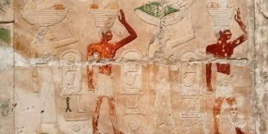 لماذا كان المصرى القديم يصور الرأس من الجانب فى رسوماته؟