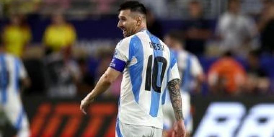 مبابي وكورتوا وميسي.. لماذا يرتدي بعض اللاعبين شارات خاصة على قمصانهم؟