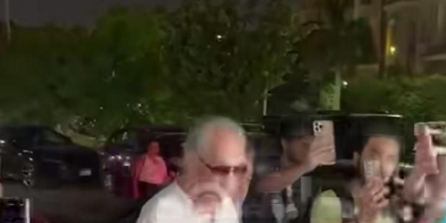 هند عاكف ومحمد داوود ولقاء سويدان.. نجوم الفن يؤدون واجب العزاء في محمد مرزبان