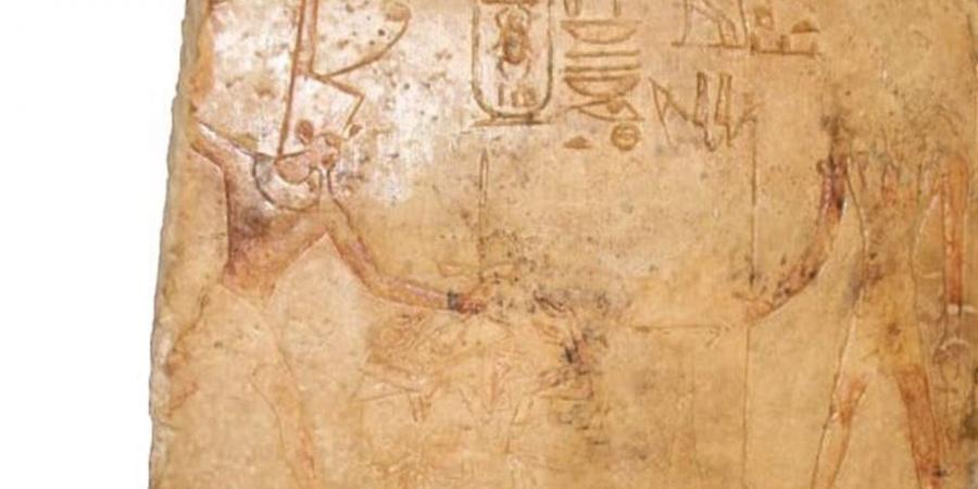 الكشف عن عناصر معمارية جديدة من معبد القصر القديم بالواحات البحرية