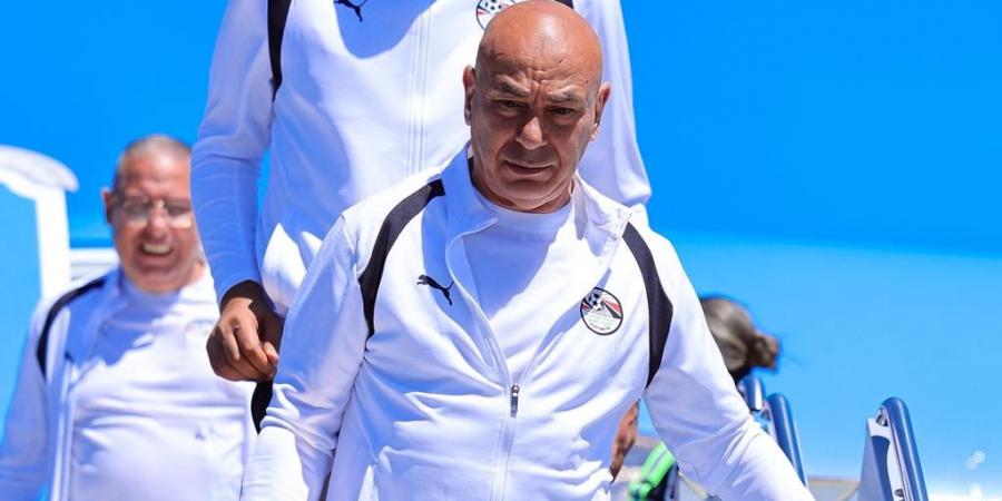 شاهد وصول بعثة منتخب مصر مدينة فانكوفر الكندية استعداداً لمواجهة نيوزيلندا