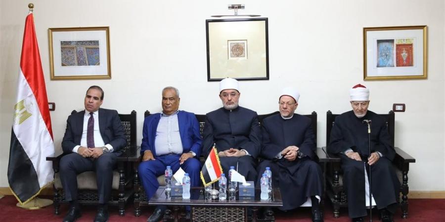 مفتي الجمهورية يكرم الفائزين في مسابقة القرآن الكريم بالدراسات الإسلامية