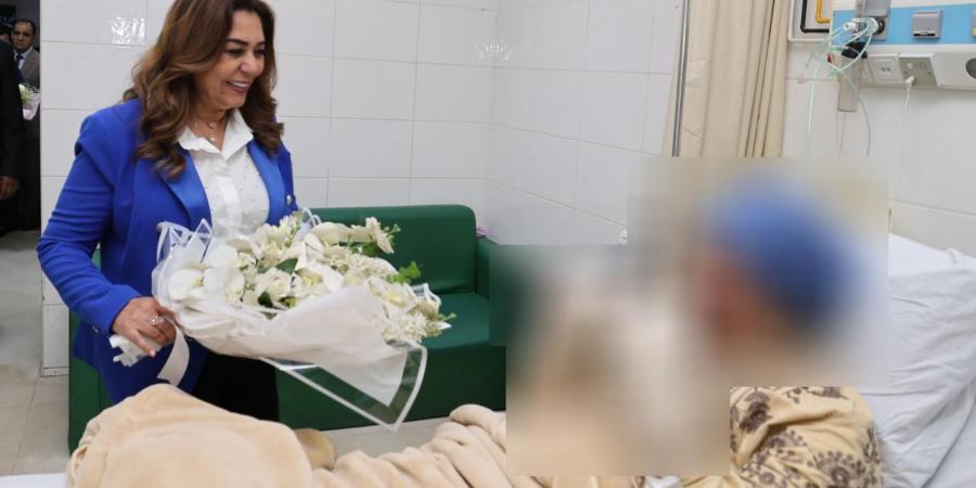 وزيرة التنمية المحلية والبيئة ومحافظ كفرالشيخ ورئيسة المجلس القومي للمرأة يطمئنون على رئيسة قرية تفتيش أبوسكين بالمستشفى العام