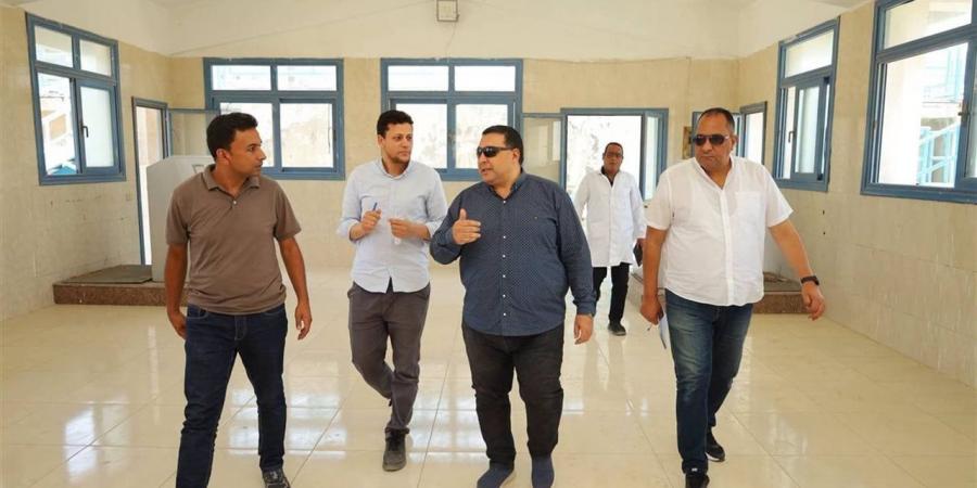 رئيس "مياه البحيرة" يتفقد محطة "الحرير الصناعي" بكفر الدوار لمتابعة سير العمل